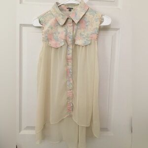 Charlotte Russe Floral Button-Down Blouse M